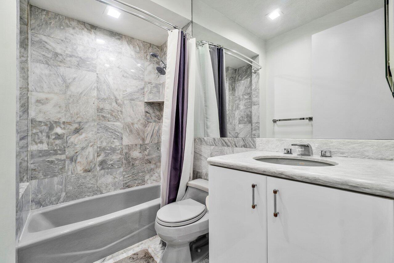 BOCA HARBOUR 6TH SEC - Residential