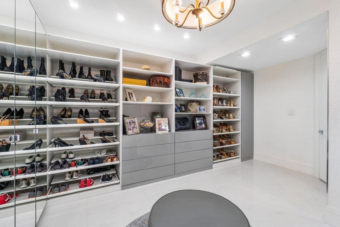 BOCA HARBOUR 6TH SEC - Residential