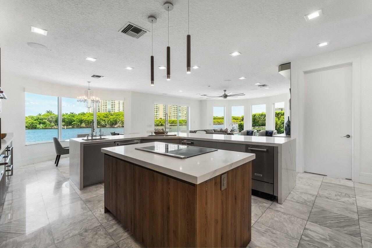 BOCA HARBOUR 6TH SEC - Residential