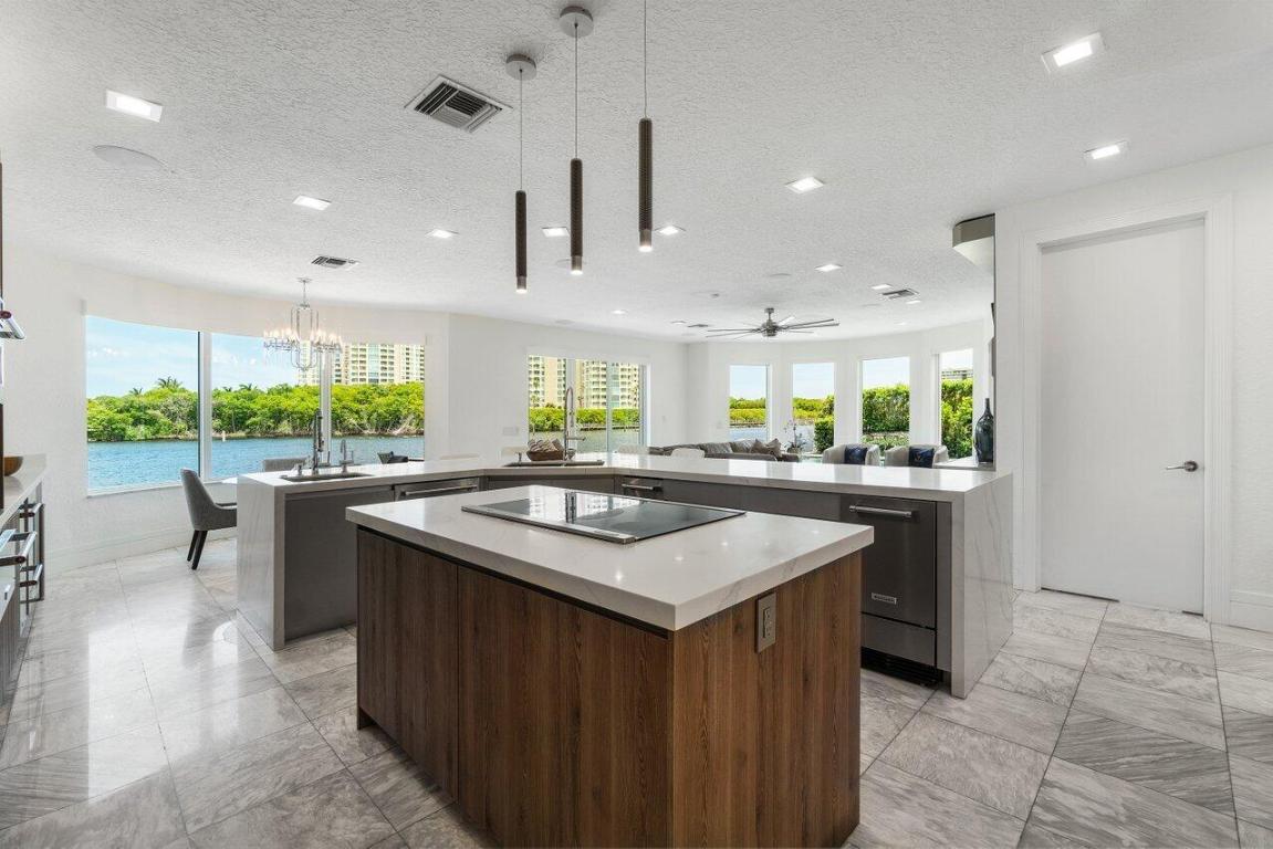 BOCA HARBOUR 6TH SEC - Residential