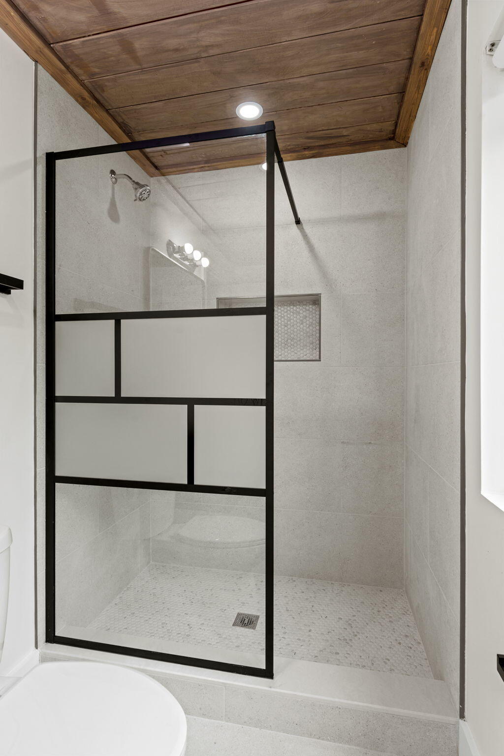 LAKEVIEW RIDGE - Residential Lease