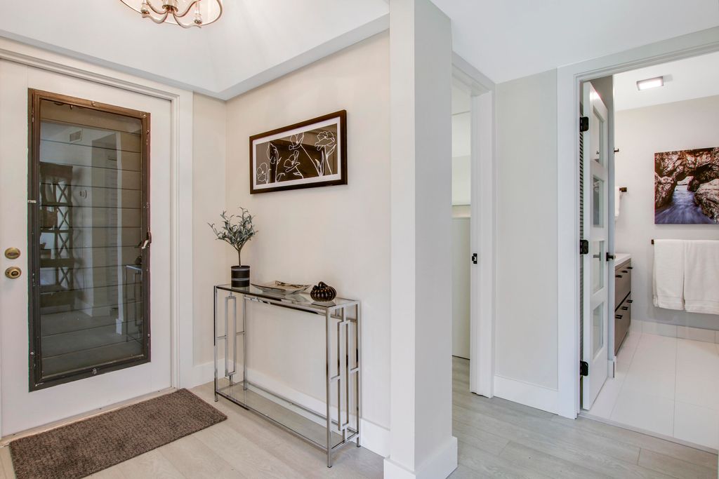 Photo of 512 Brackenwood Place, Palm Beach Gardens, FL 33418 (MLS # R10889197)