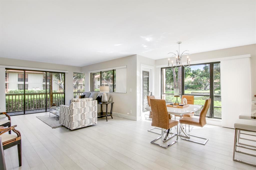 Photo of 512 Brackenwood Place, Palm Beach Gardens, FL 33418 (MLS # R10889197)