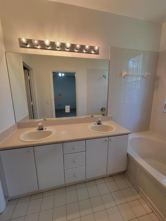 SHOMA VILLAS III AT ROYAL PALM CONDOI - Residential Lease