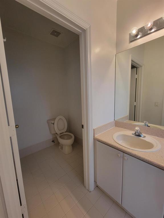 SHOMA VILLAS III AT ROYAL PALM CONDOI - Residential Lease