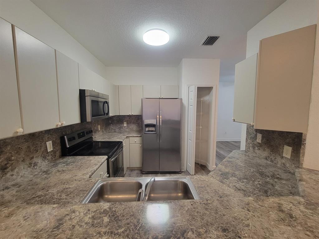 SHOMA VILLAS III AT ROYAL PALM CONDOI - Residential Lease