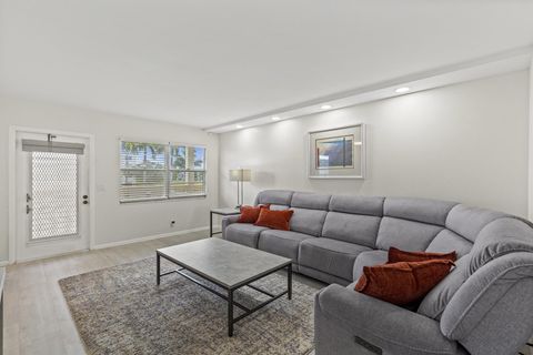 2069 Guildford D Boca Raton FL 33434