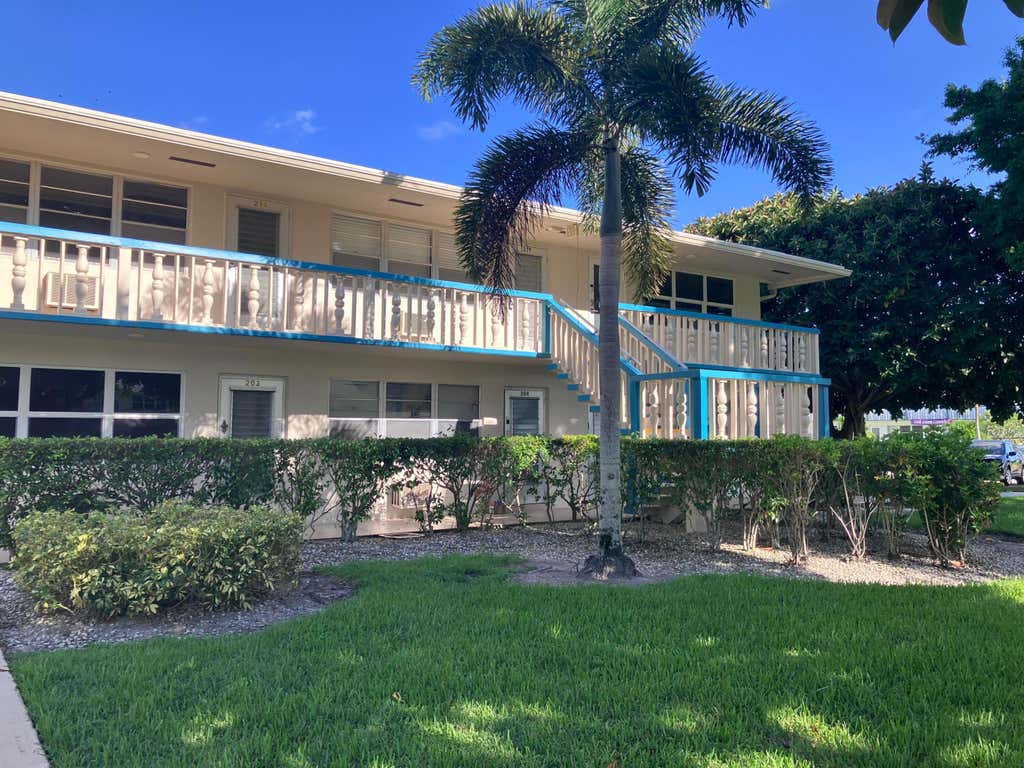 Photo of 202 Camden I, West Palm Beach, FL 33417 (MLS # B26063201)
