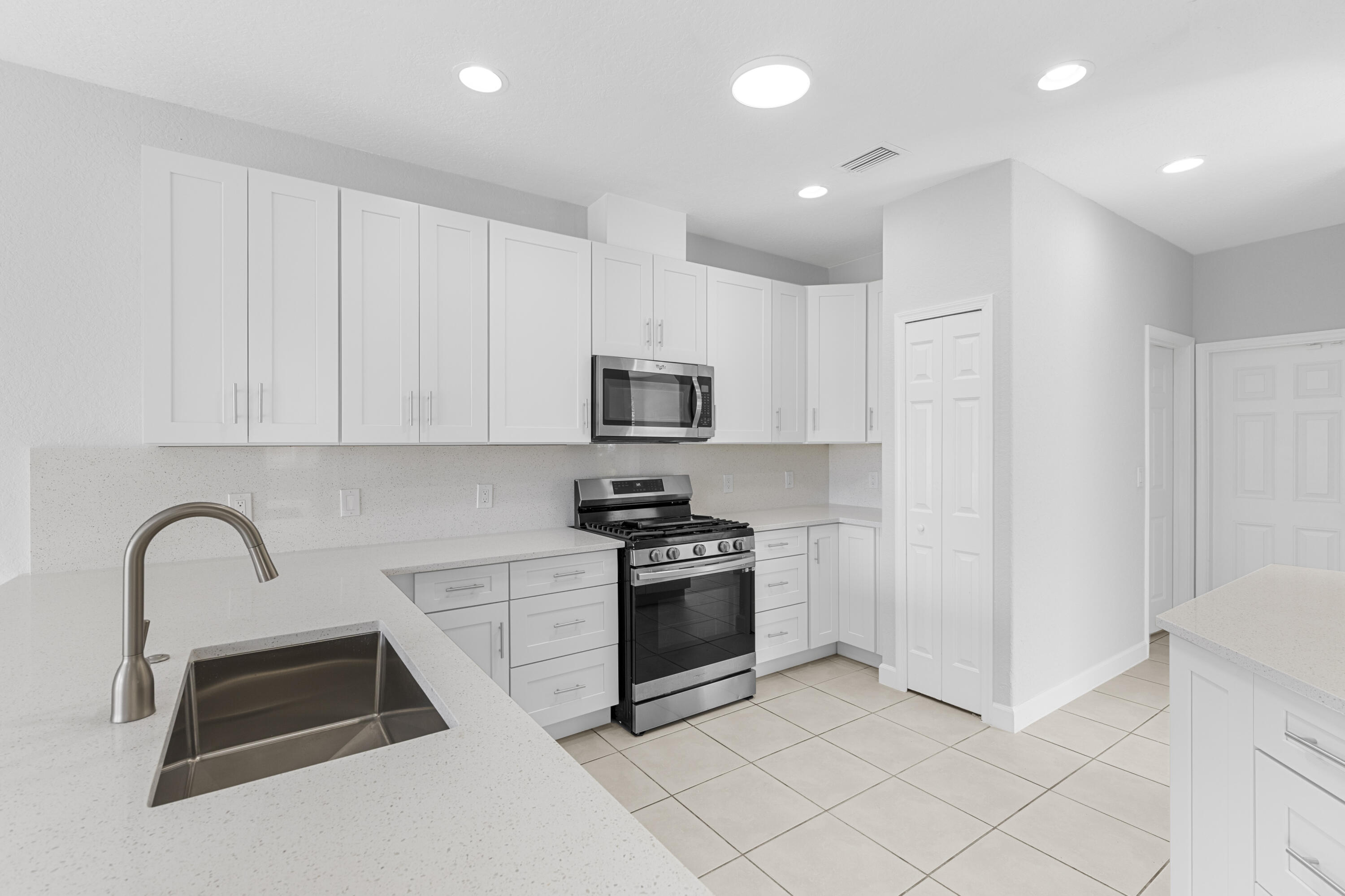 BLACK DIAMOND PH 1 - Residential