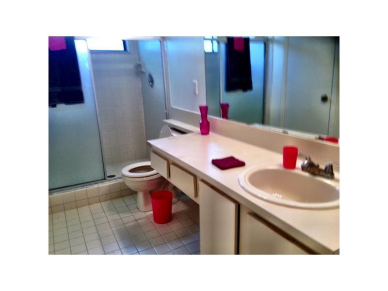 PLAYER'S PLACE - Residential Lease