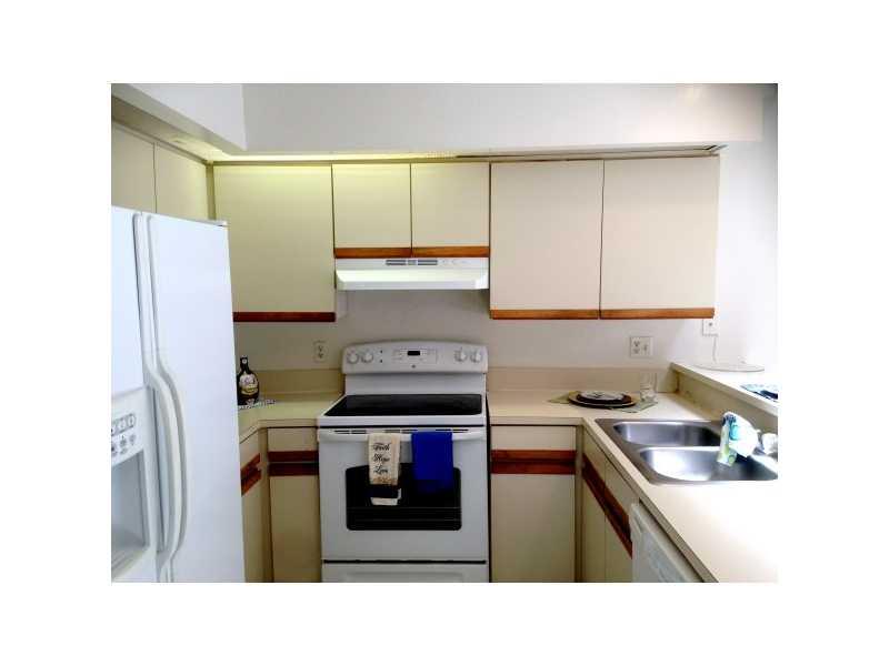 PLAYER'S PLACE - Residential Lease