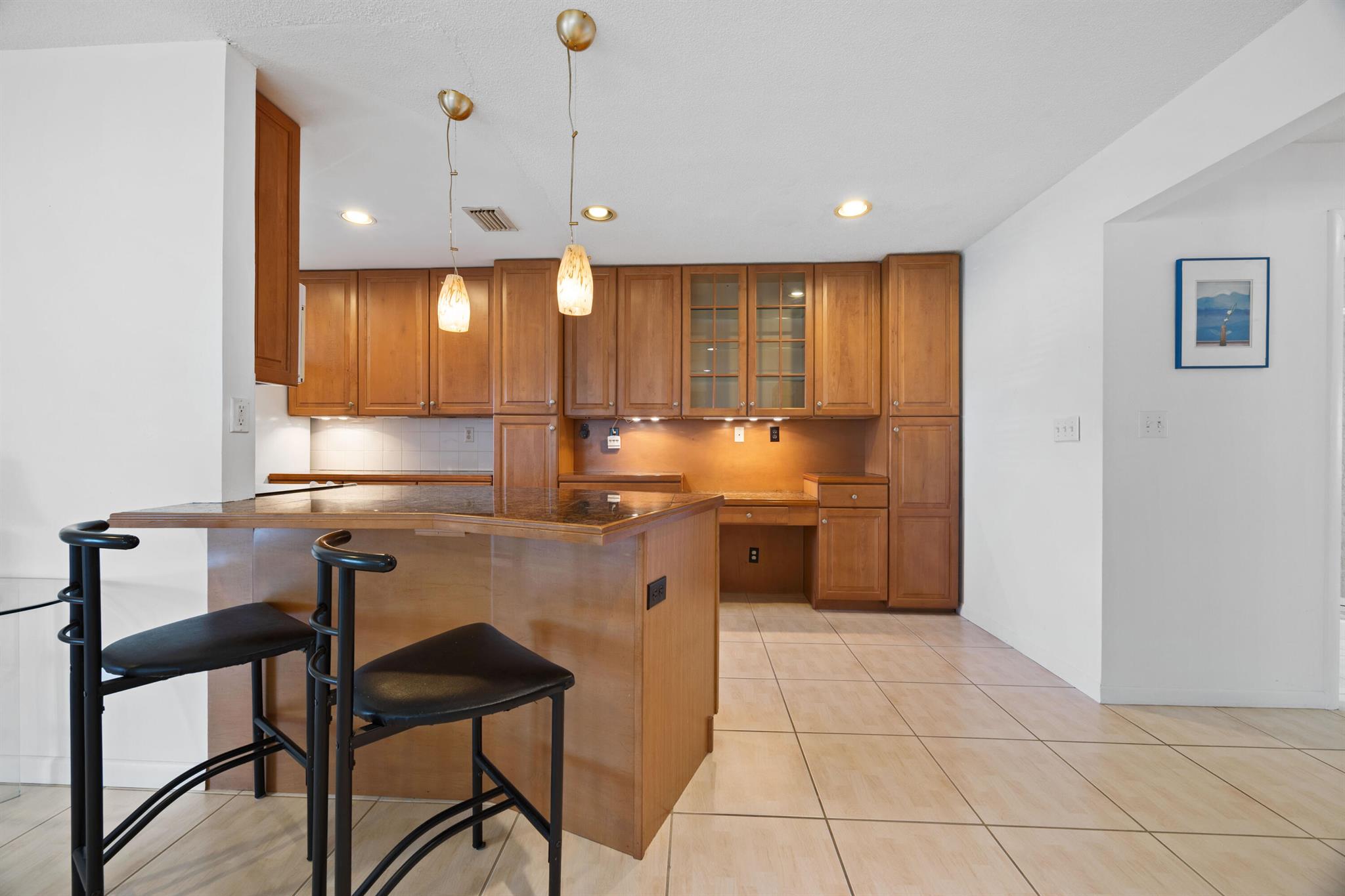 HIGH POINT CONDO SEC 4A - Residential