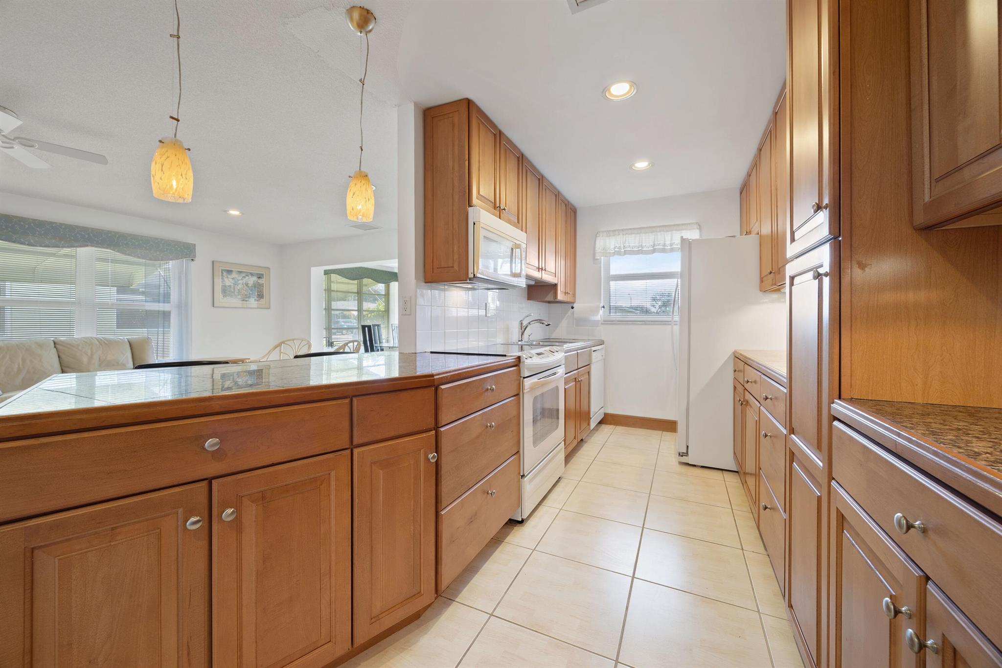 HIGH POINT CONDO SEC 4A - Residential