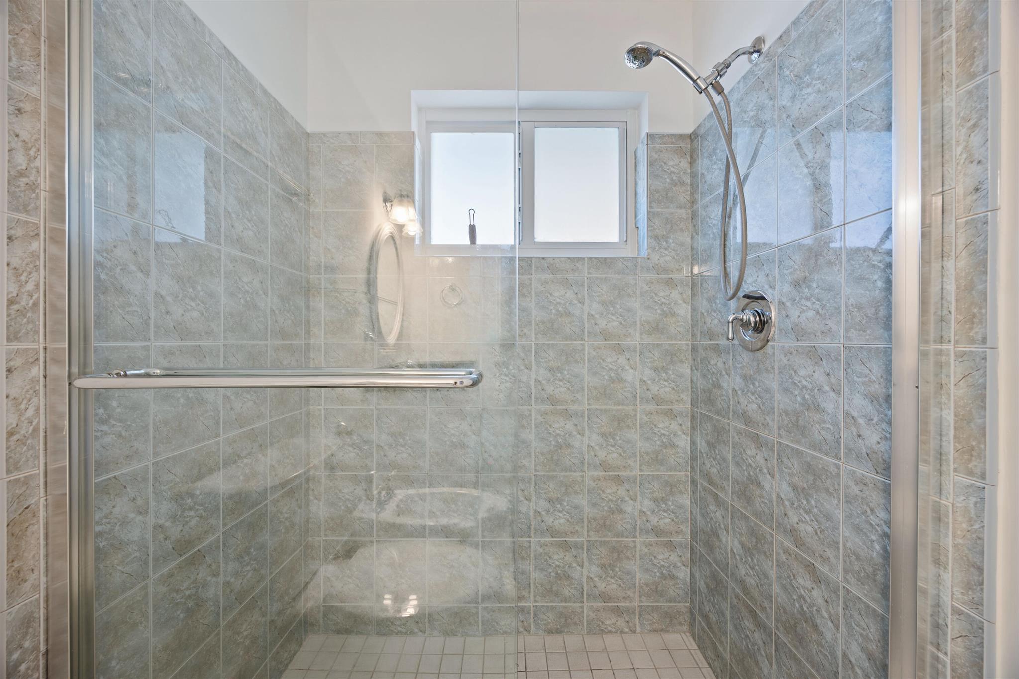 HIGH POINT CONDO SEC 4A - Residential