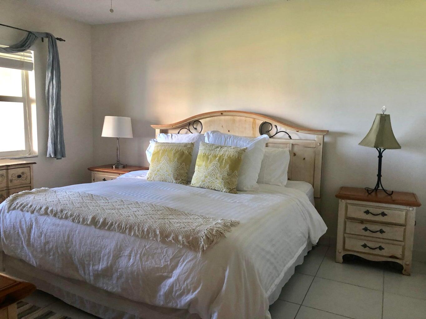 PENTHOUSE TOWERS CONDO - Residential Lease