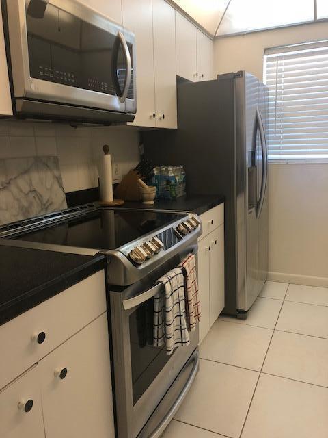 PENTHOUSE TOWERS CONDO - Residential Lease