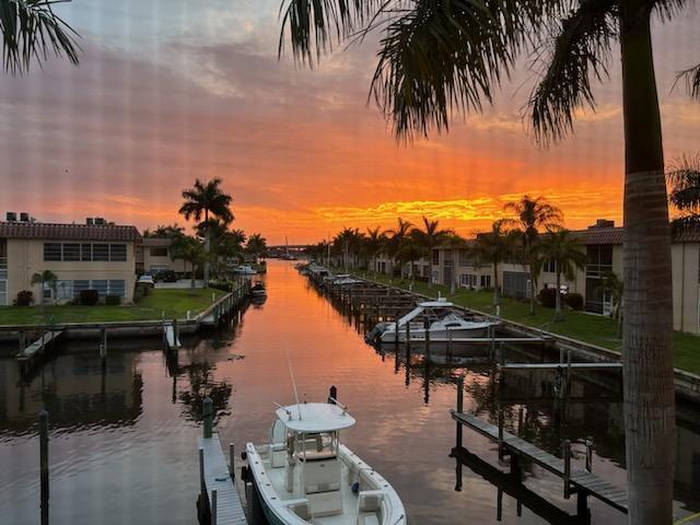 Waterfront 2 bedroom/2 bath, furnished condo with breathtaking sunset views. De La Bahia offers a community clubhouse, large pool, billards, card room, tennis & shuffleboard for your enjoyment.Rent includes water, internet and basic cable tv. Available for Annual lease ($2000/mth) or seasonal lease ($4000/mth) at a 3 month minimum term