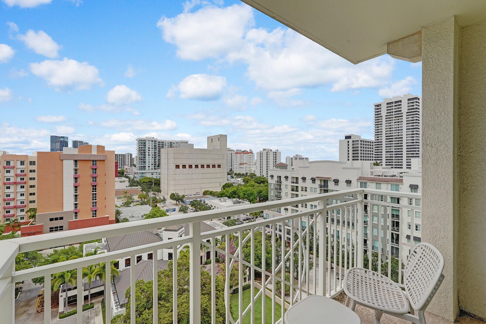 View photos, virtual tours, details... 480 Hibiscus Street 938