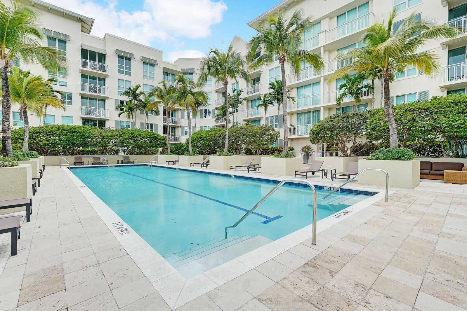 View photos, virtual tours, details... 480 Hibiscus Street 938