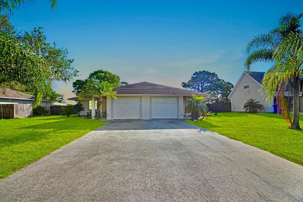 Photo of 116 Aetna Street, Sebastian, FL 32958 (MLS # R11055934)
