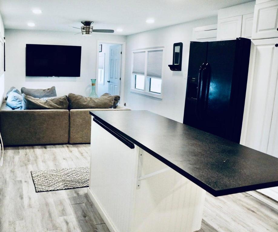 Sunshine Mobile Manor - Residential