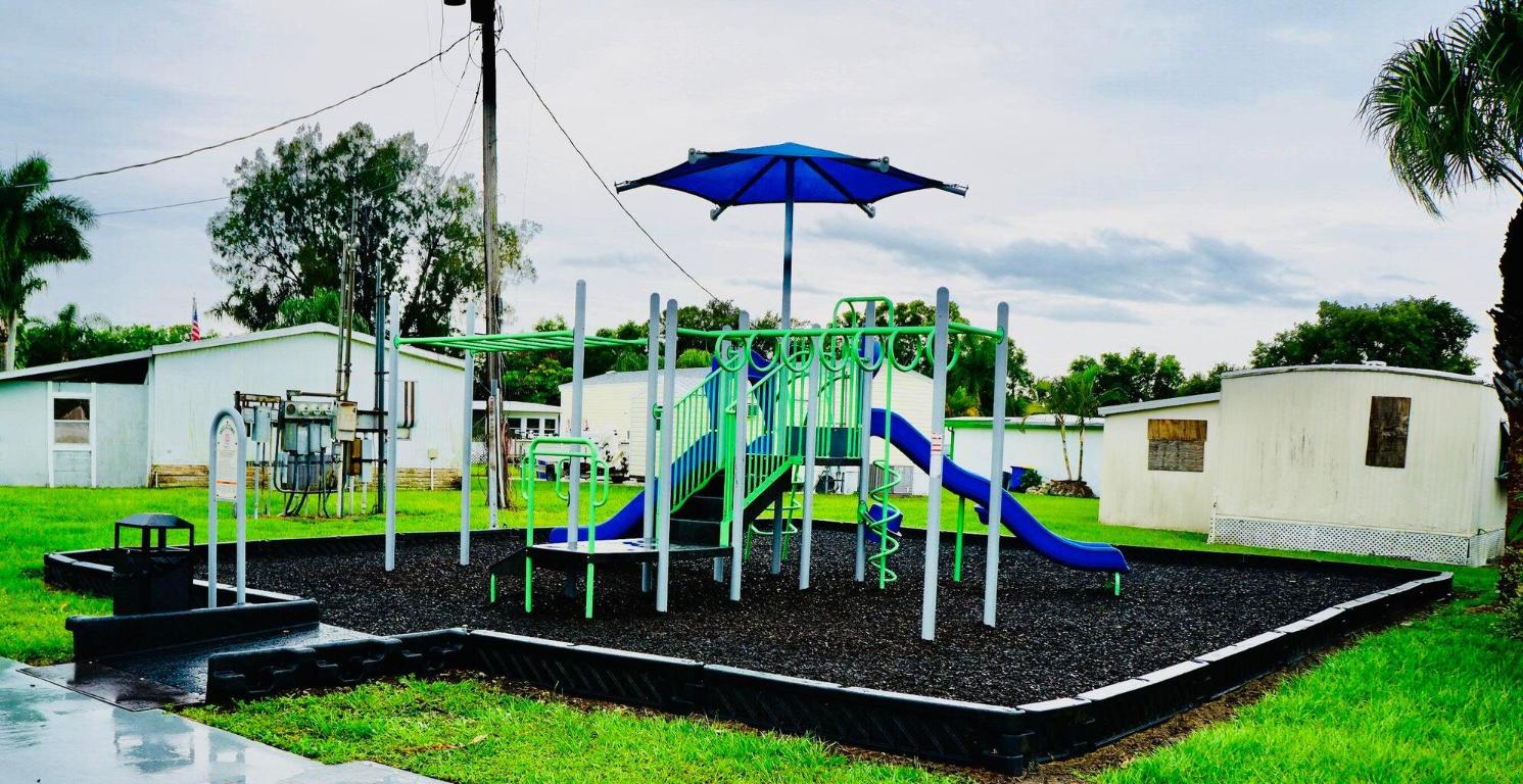 Sunshine Mobile Manor - Residential