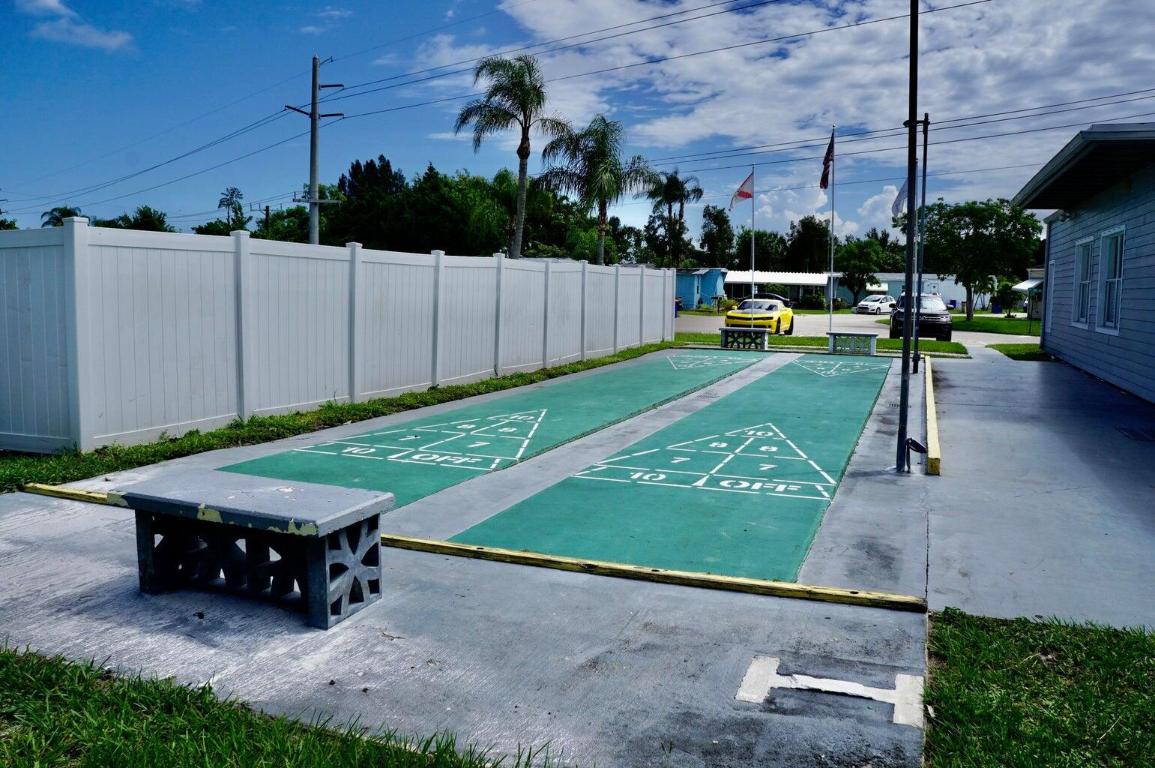 Sunshine Mobile Manor - Residential