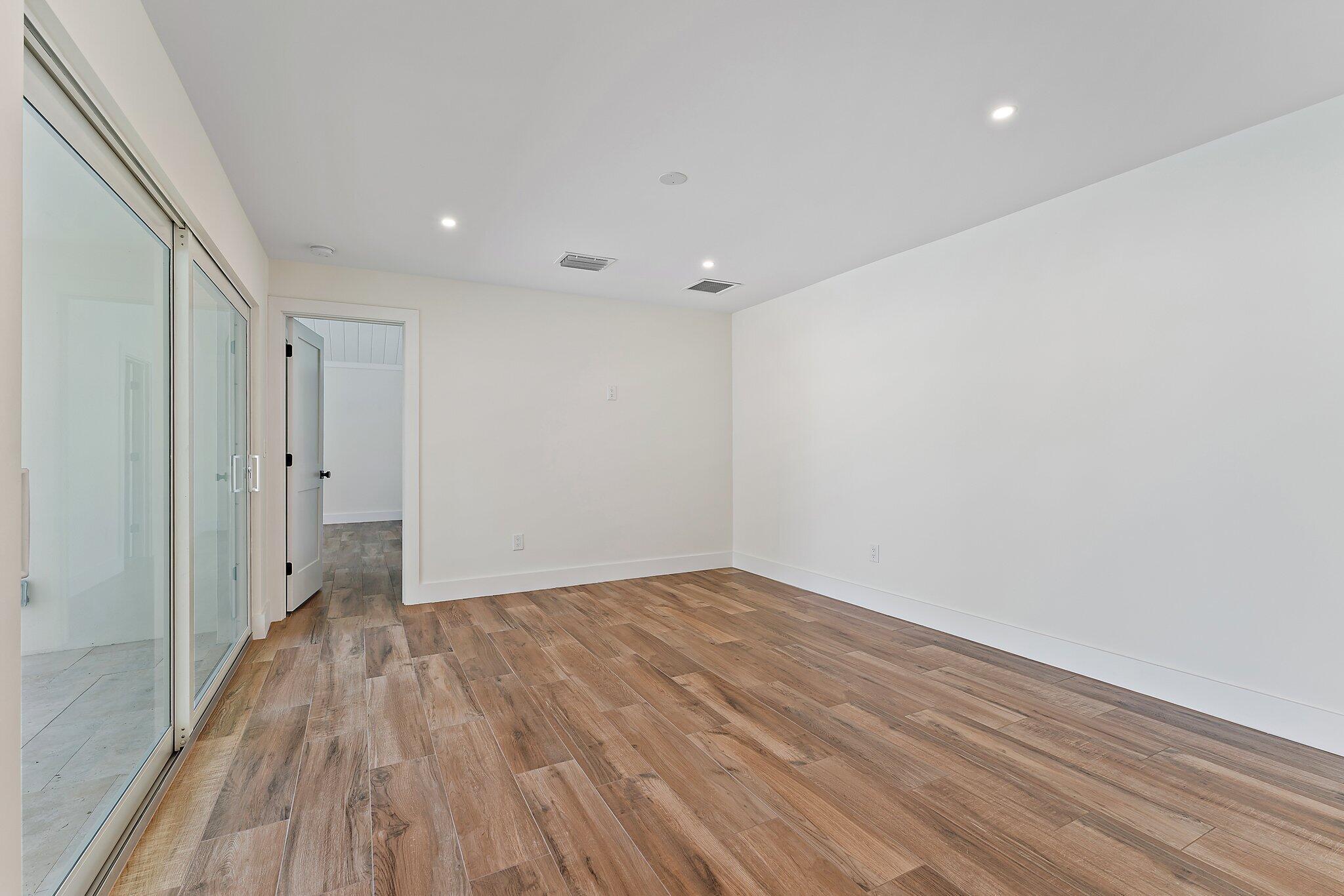 OCEAN WALK PLACE PH II - Residential