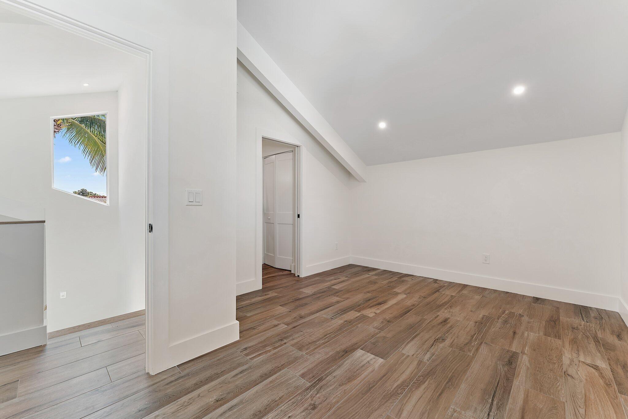 OCEAN WALK PLACE PH II - Residential