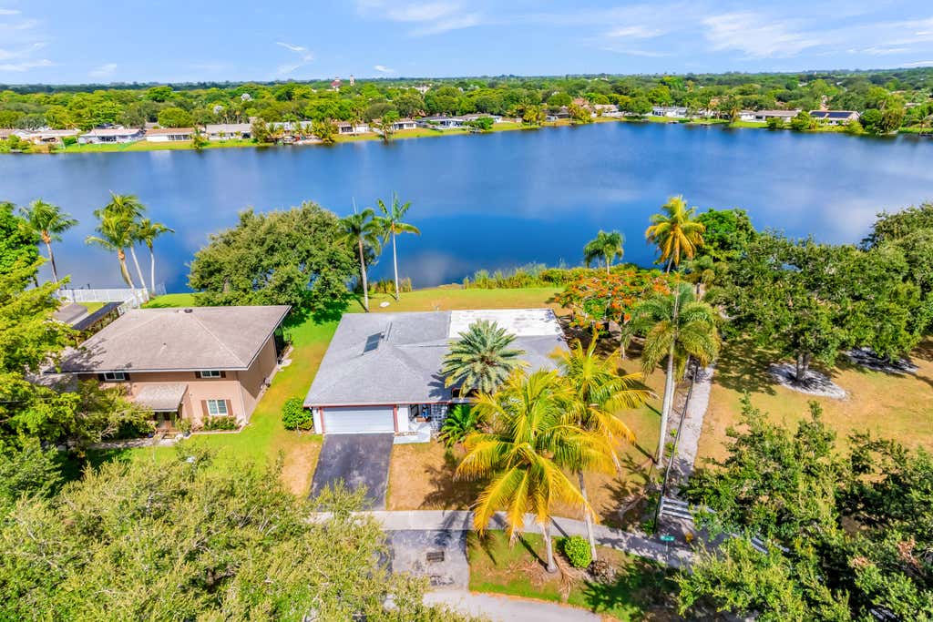 Photo of 5523 SW 116TH Avenue, Cooper City, FL 33330 (MLS # B26052532)