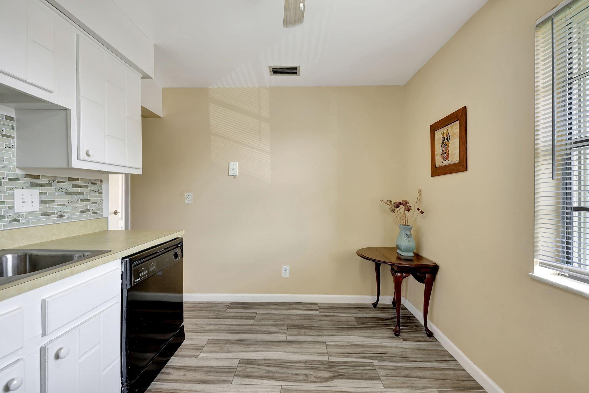 ISLAND HOUSE CONDOMINIUM PHASE I - Residential