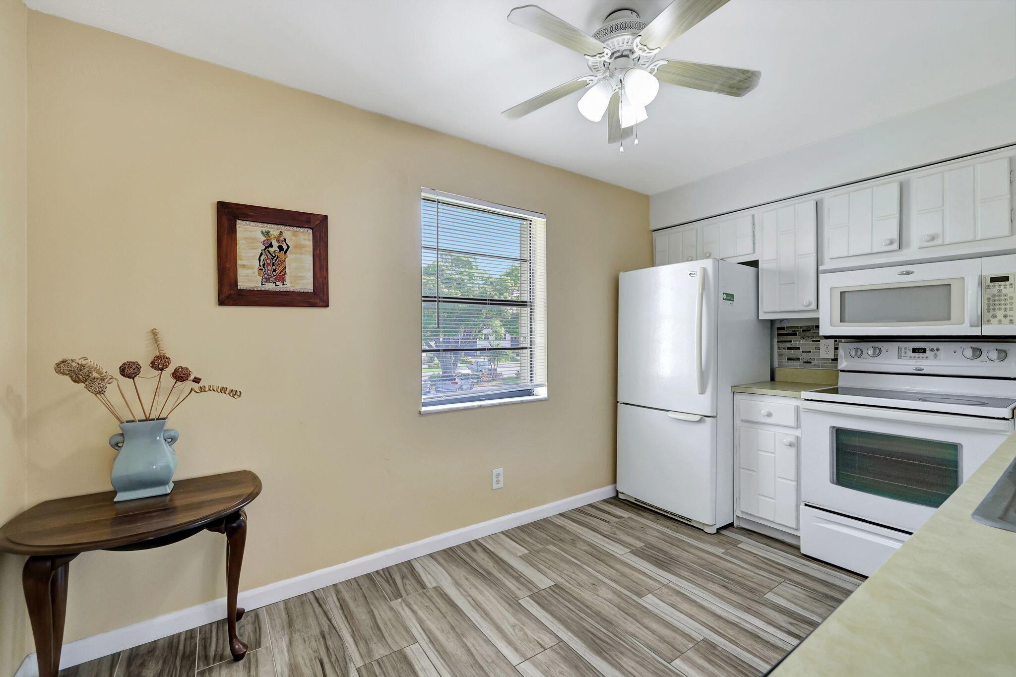 ISLAND HOUSE CONDOMINIUM PHASE I - Residential