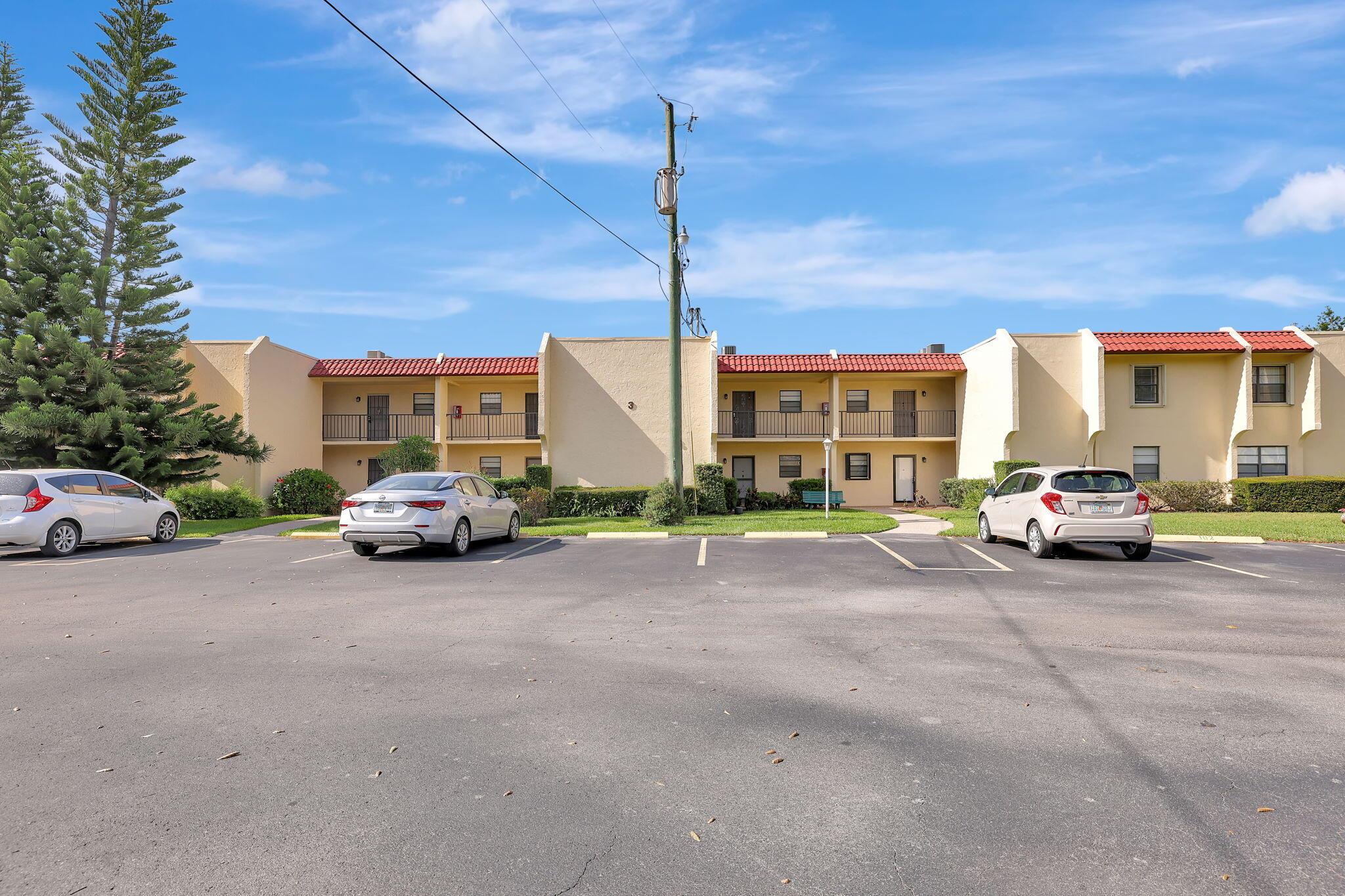 ISLAND HOUSE CONDOMINIUM PHASE I - Residential