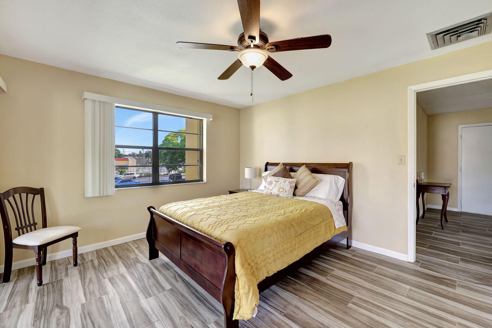 ISLAND HOUSE CONDOMINIUM PHASE I - Residential