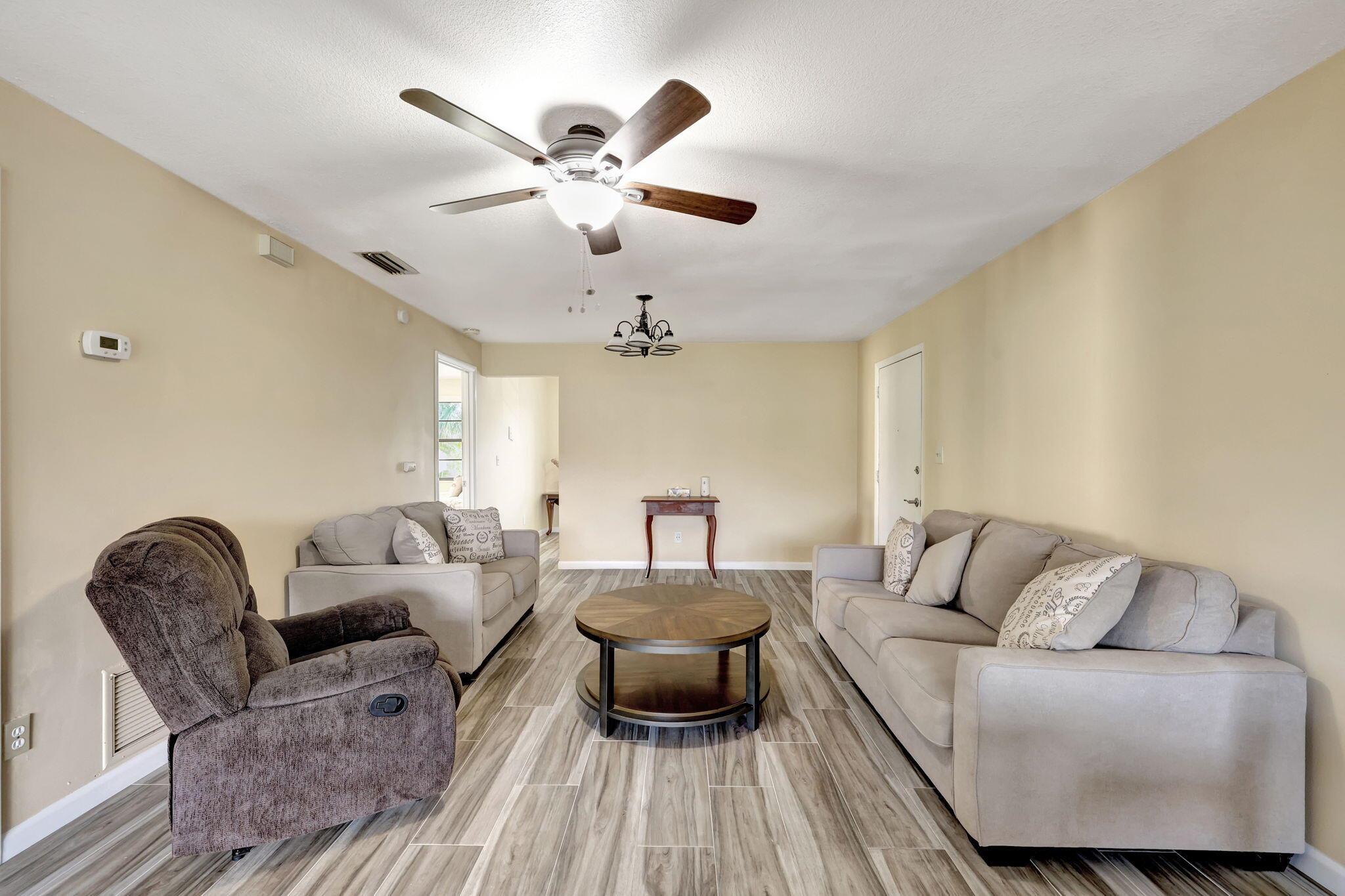 ISLAND HOUSE CONDOMINIUM PHASE I - Residential