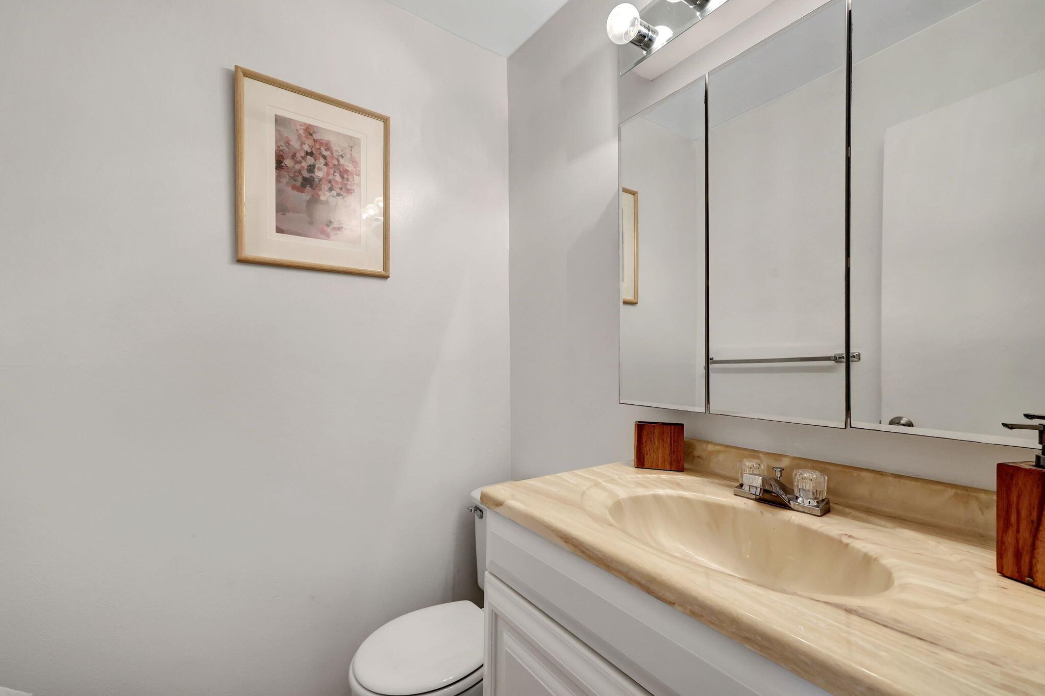 ISLAND HOUSE CONDOMINIUM PHASE I - Residential