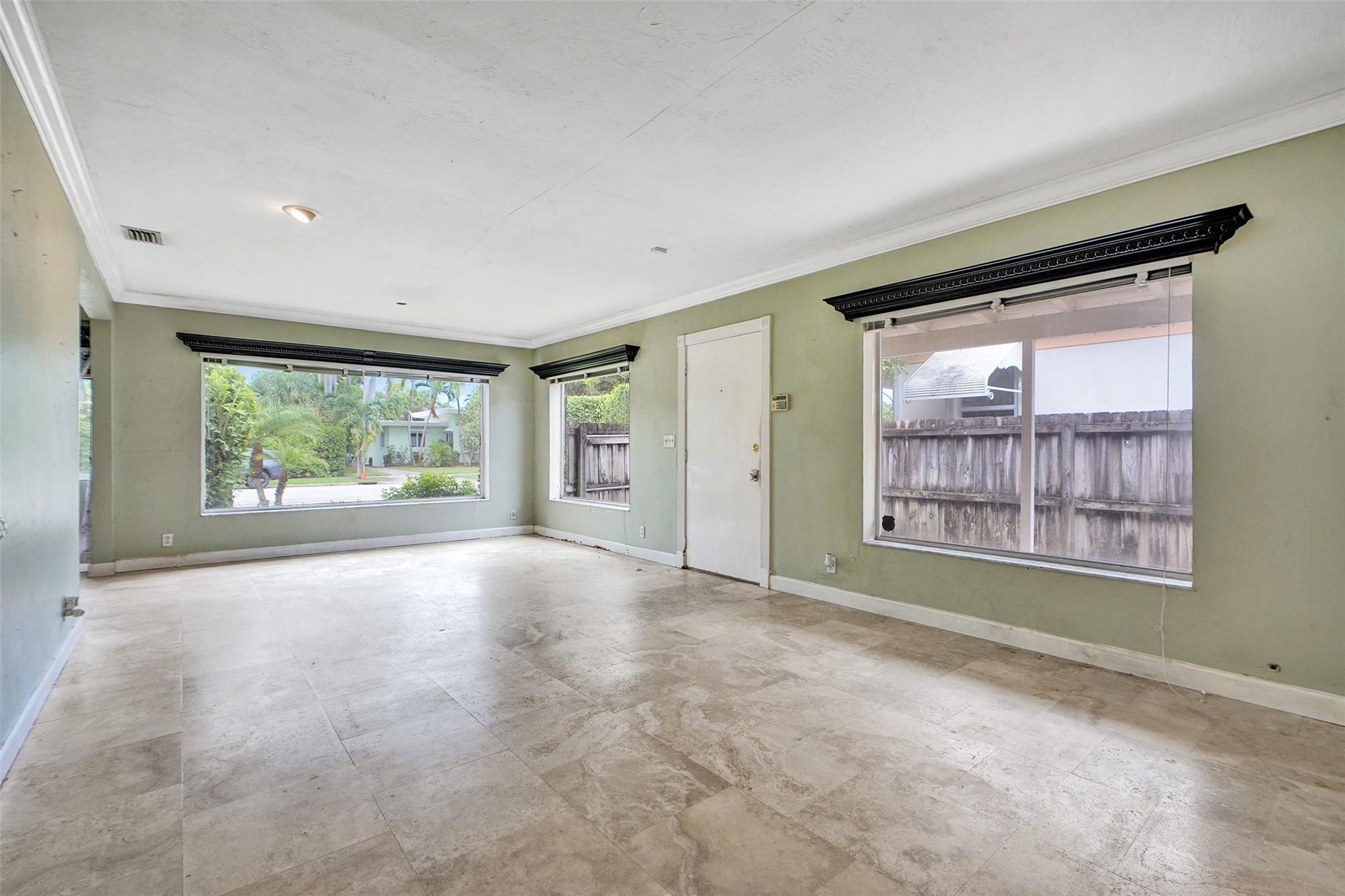 Hollywood 1-21 B - Residential