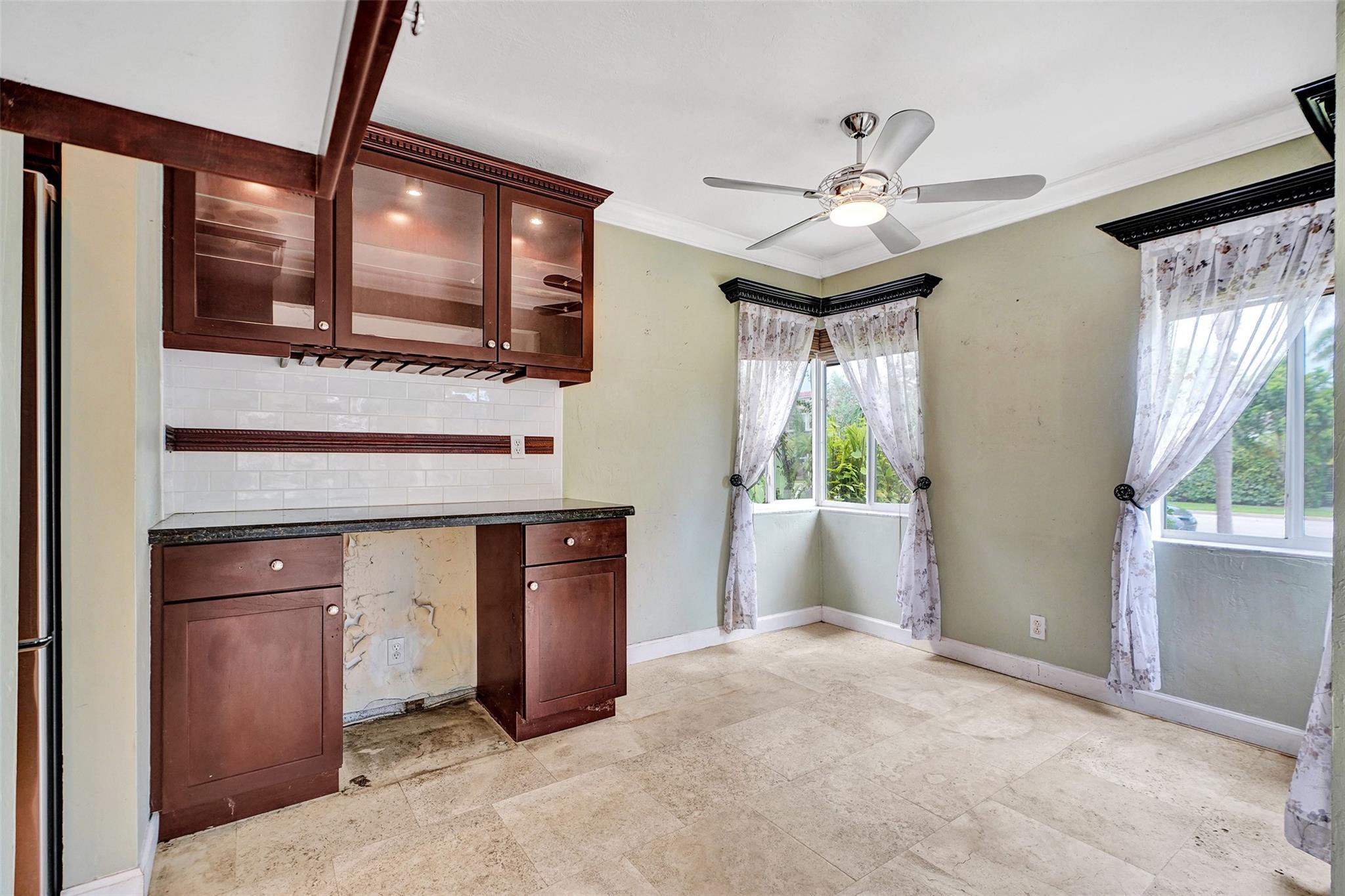 Hollywood 1-21 B - Residential