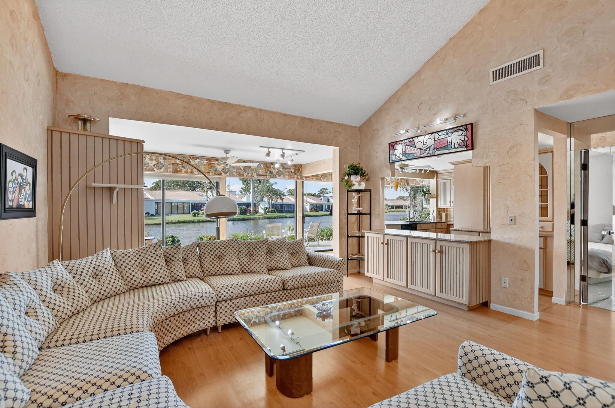 PEPPERTREE - Residential