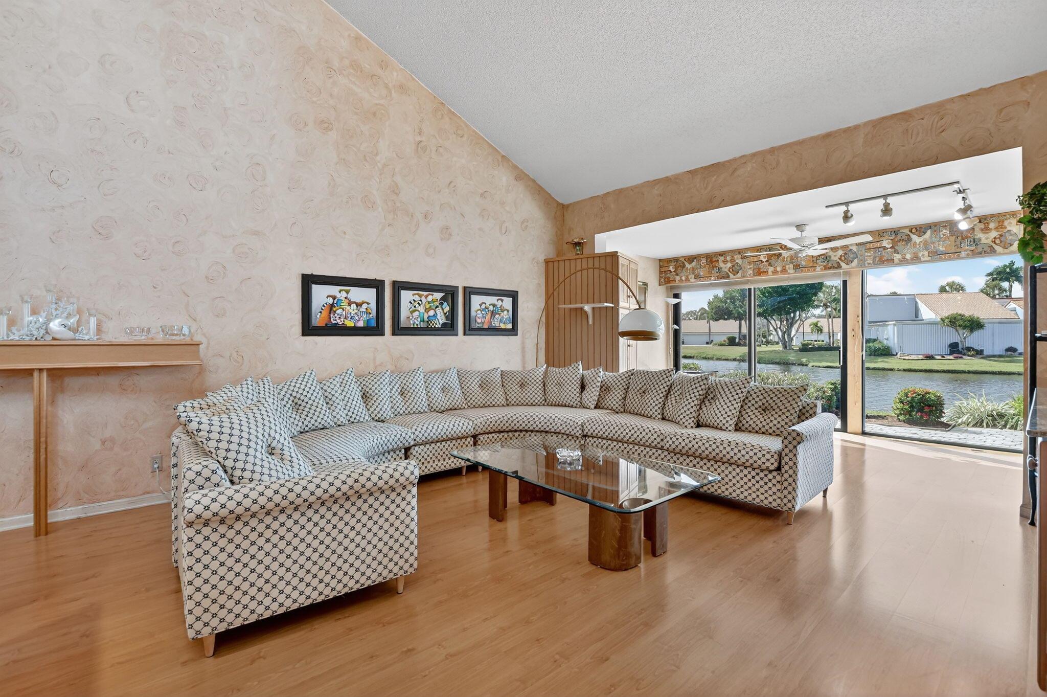 PEPPERTREE - Residential