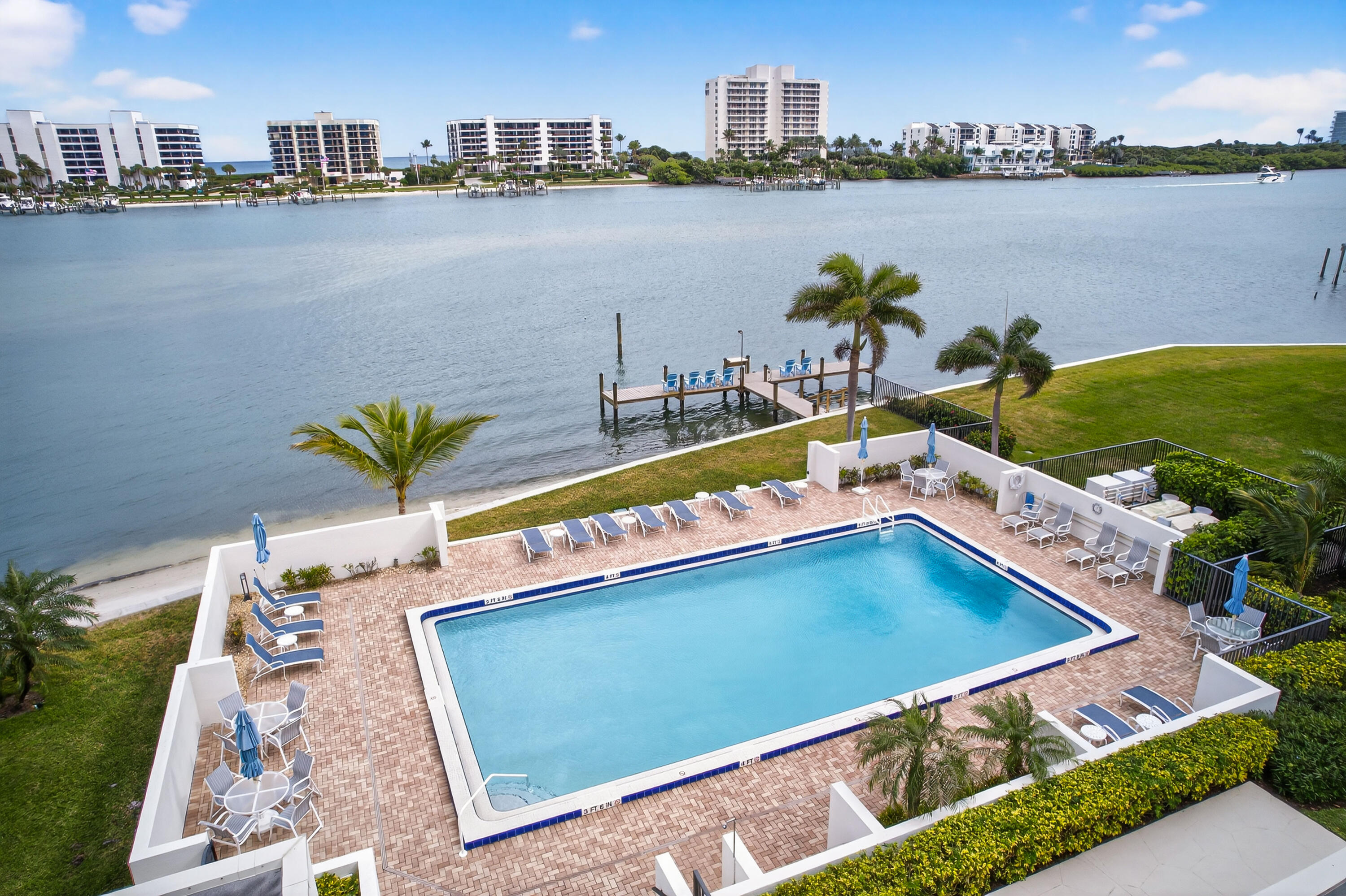 19800 Sandpointe Bay Drive 607