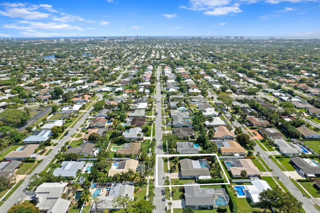 Photo of 1544 SW 13th Drive, Boca Raton, FL 33486 (MLS # R10995832)