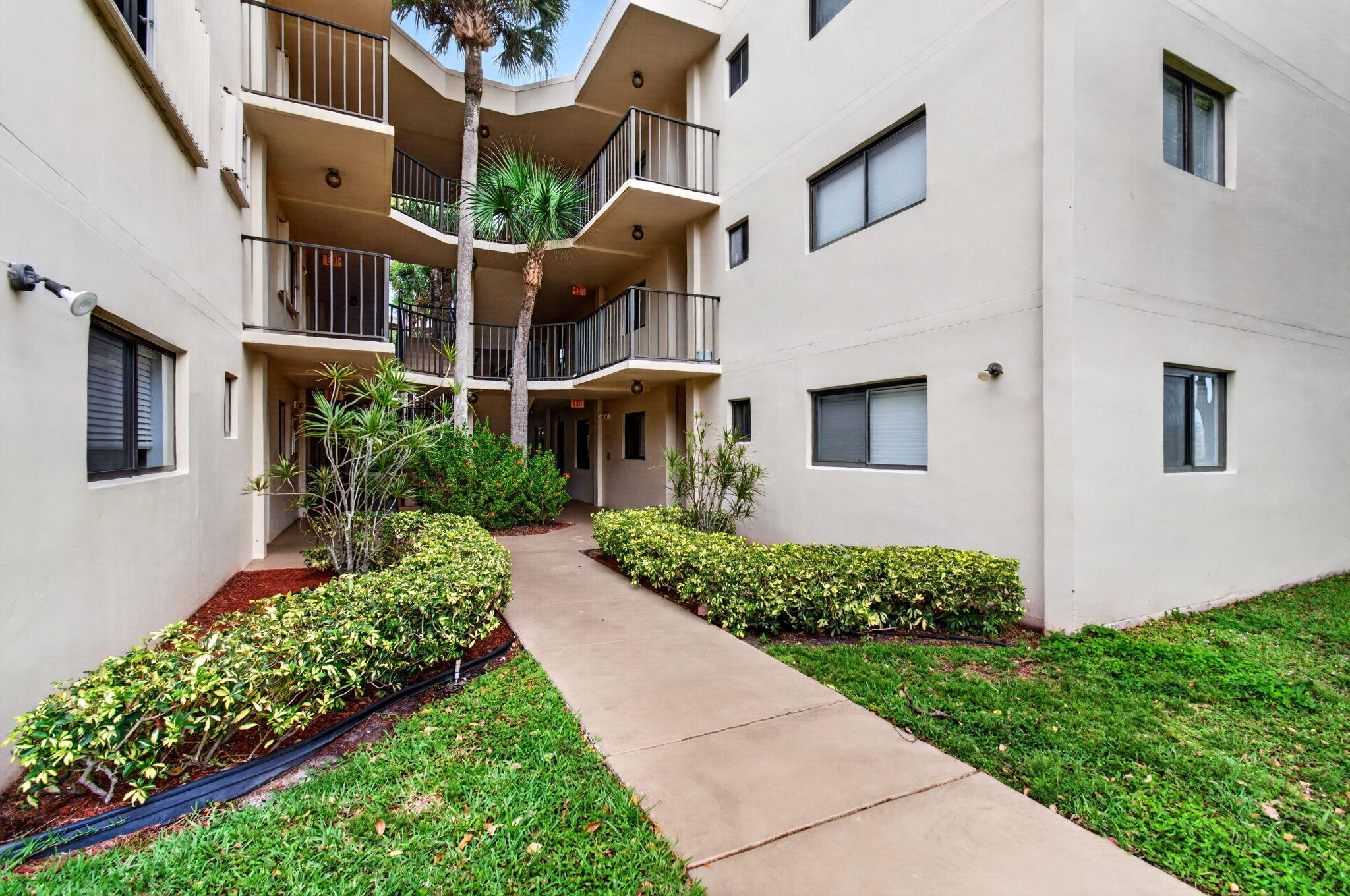 5280 Las Verdes Circle 112