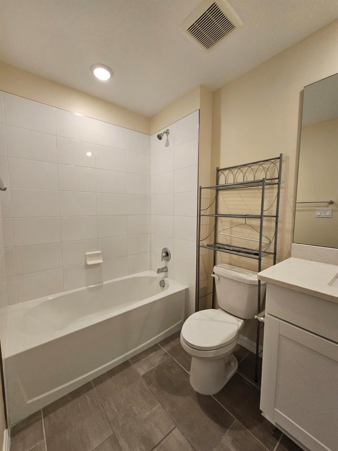 FONTANA TOWNHOMES - Residential Lease