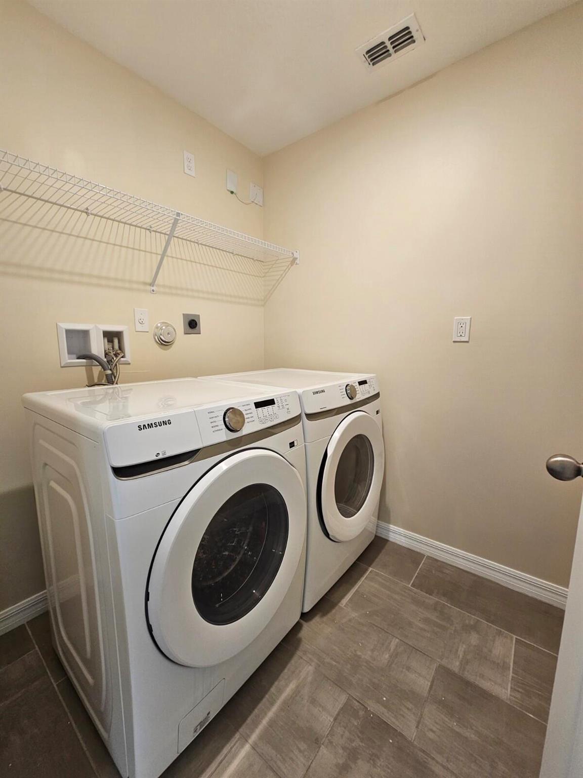 FONTANA TOWNHOMES - Residential Lease