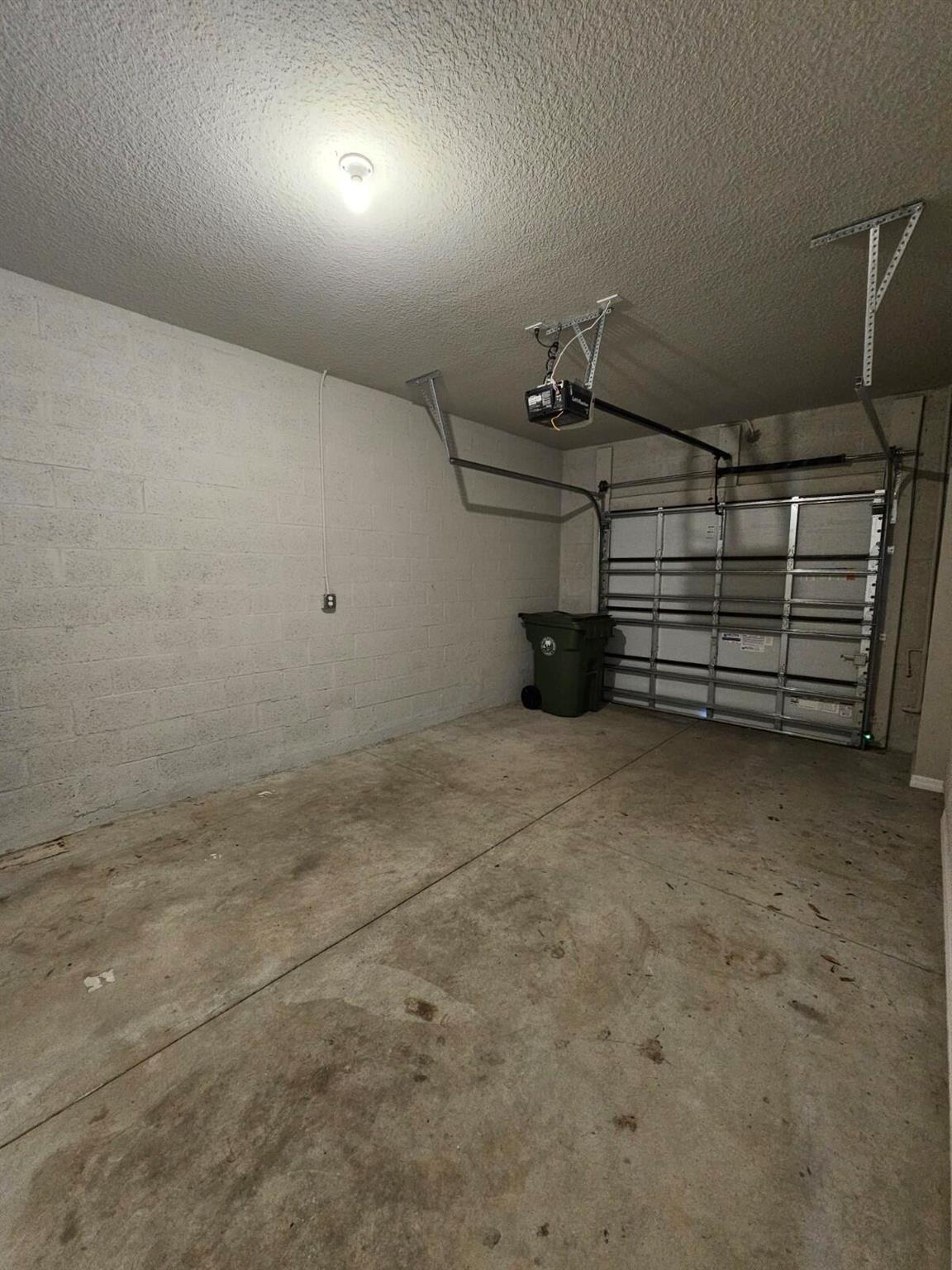 FONTANA TOWNHOMES - Residential Lease