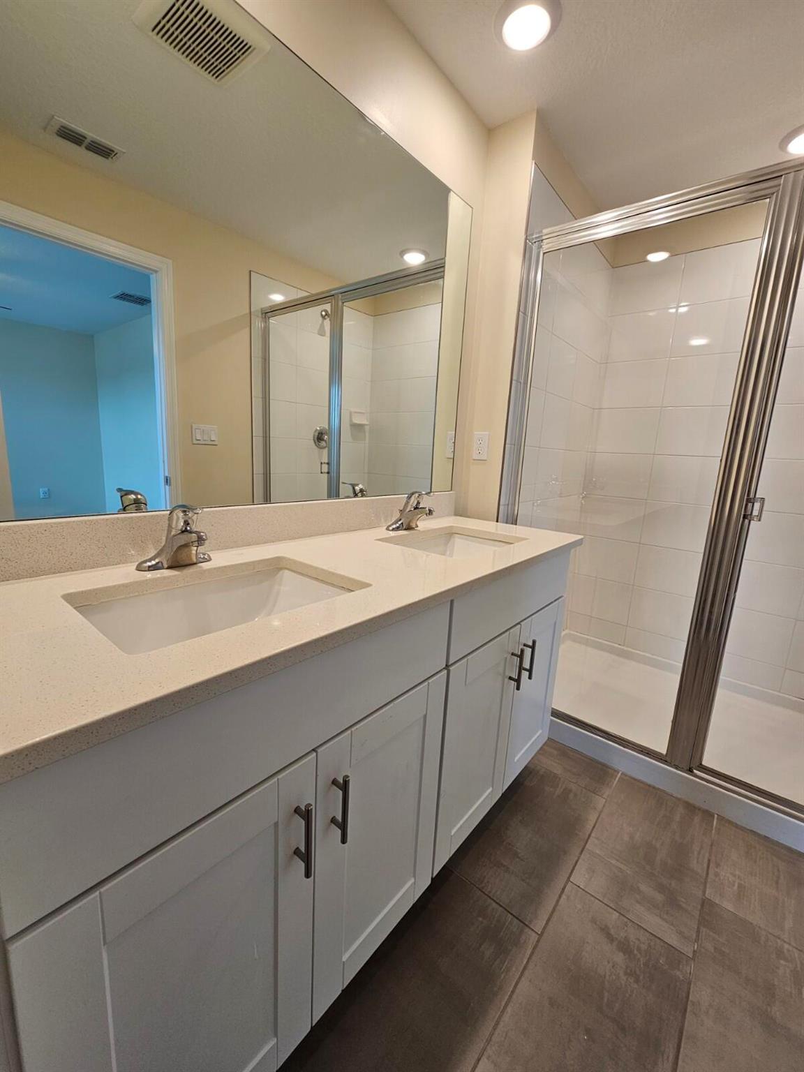 FONTANA TOWNHOMES - Residential Lease