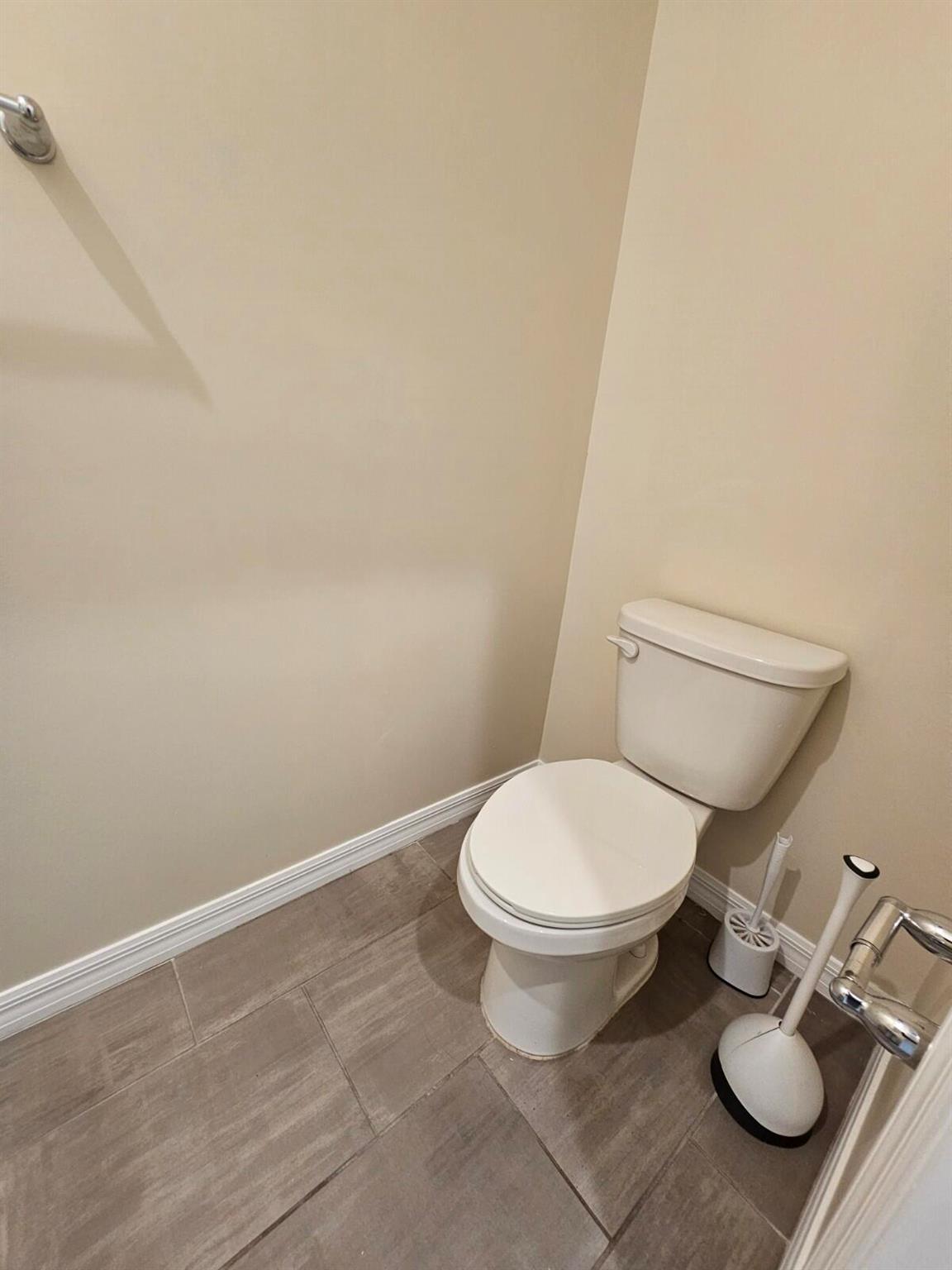 FONTANA TOWNHOMES - Residential Lease