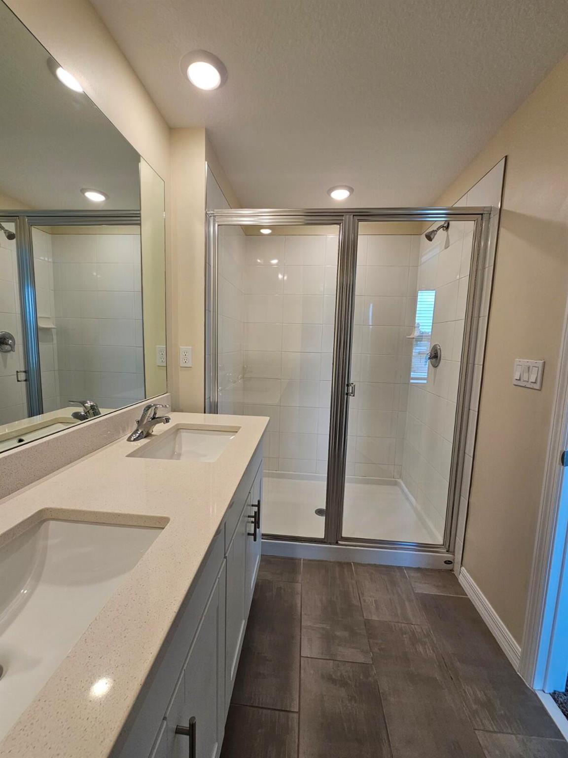 FONTANA TOWNHOMES - Residential Lease