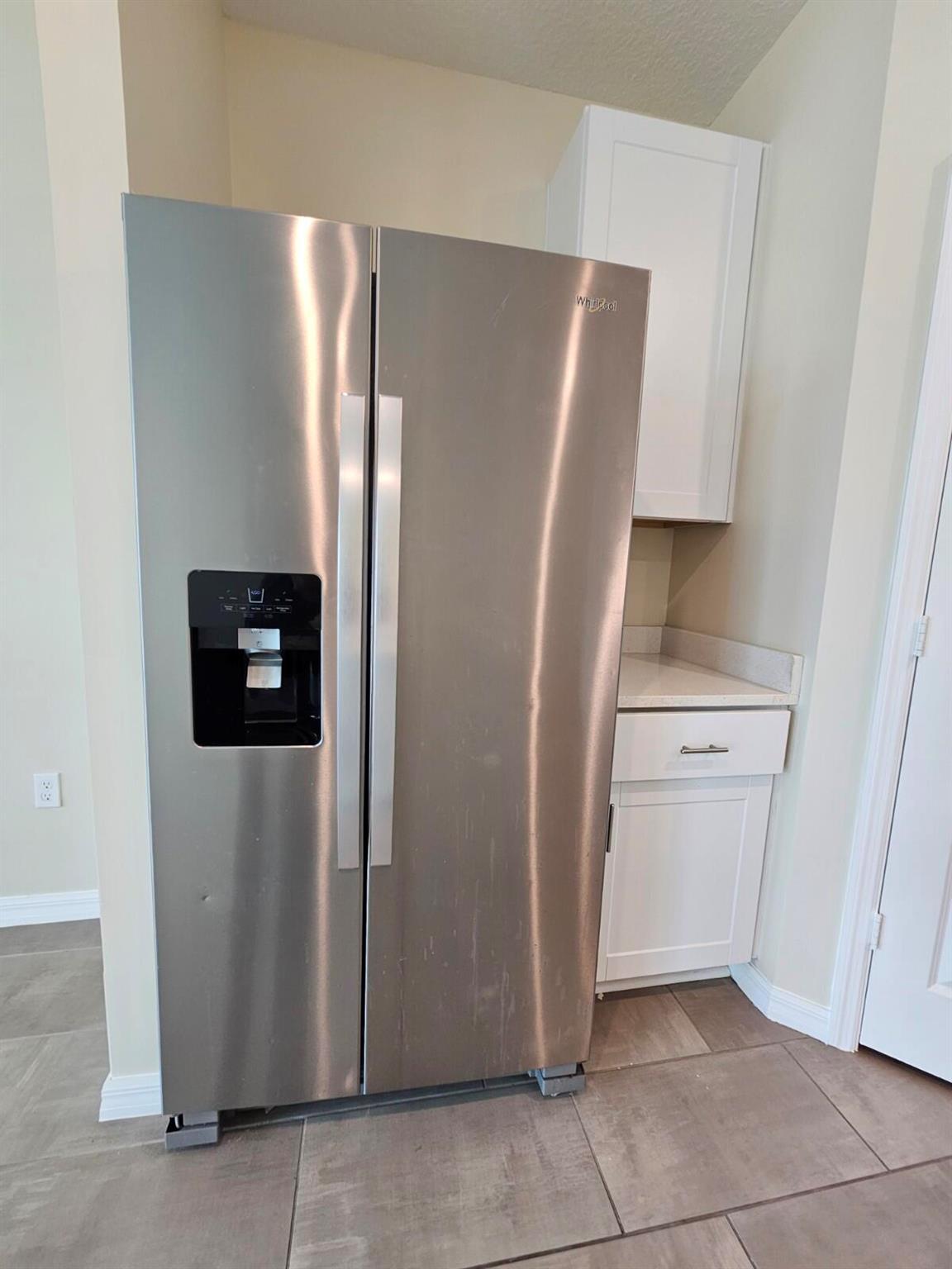 FONTANA TOWNHOMES - Residential Lease